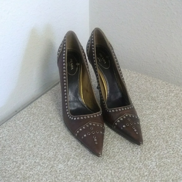 Prada Brown Studded Leather Pointed Toe Pump. - Picture 2 of 6